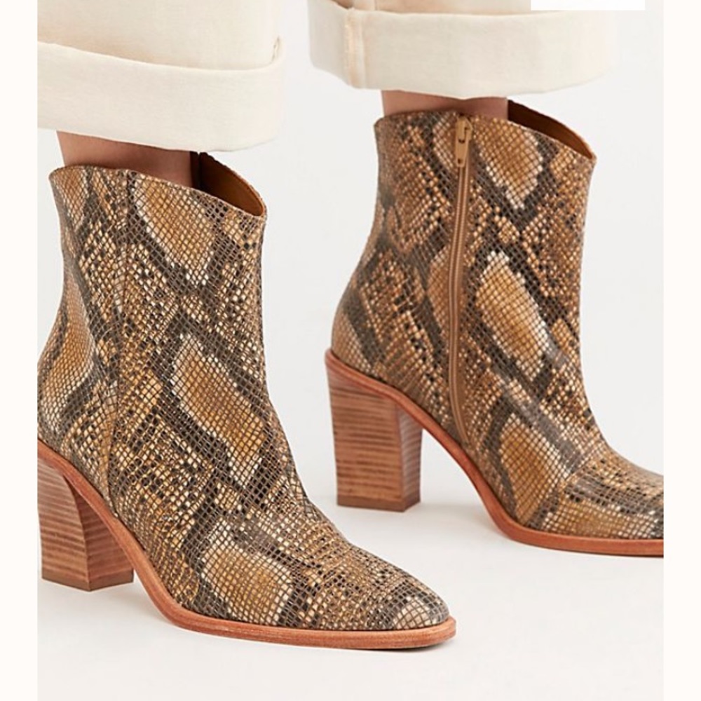 Free People Barclay SnakePrint Boot Sz 41 US10/11